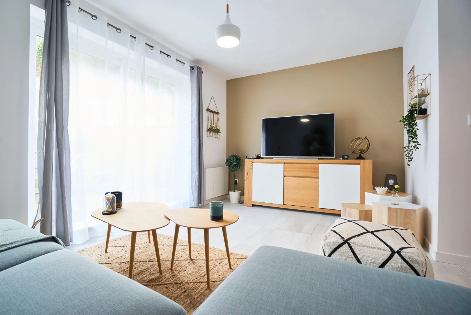 Habitación para estudiantes en  con área de estudio y facilidades compartidas