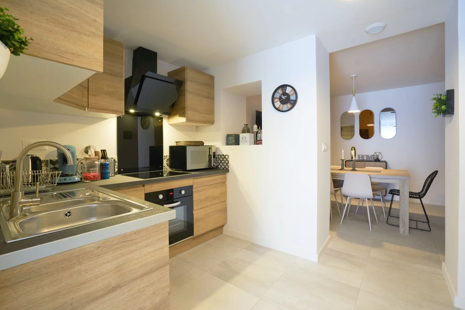 Habitación acogedora para estudiantes disponible en 