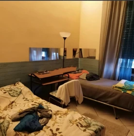 Cheap private room in Pisa