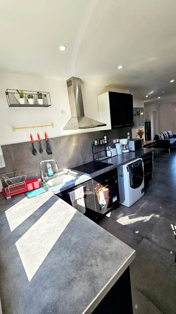 Budget-friendly student room close to campus in 