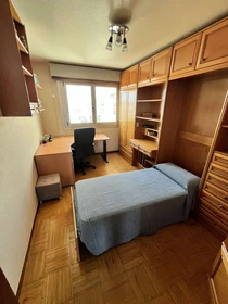 Quarto para alugar com cama de casal em Vigo