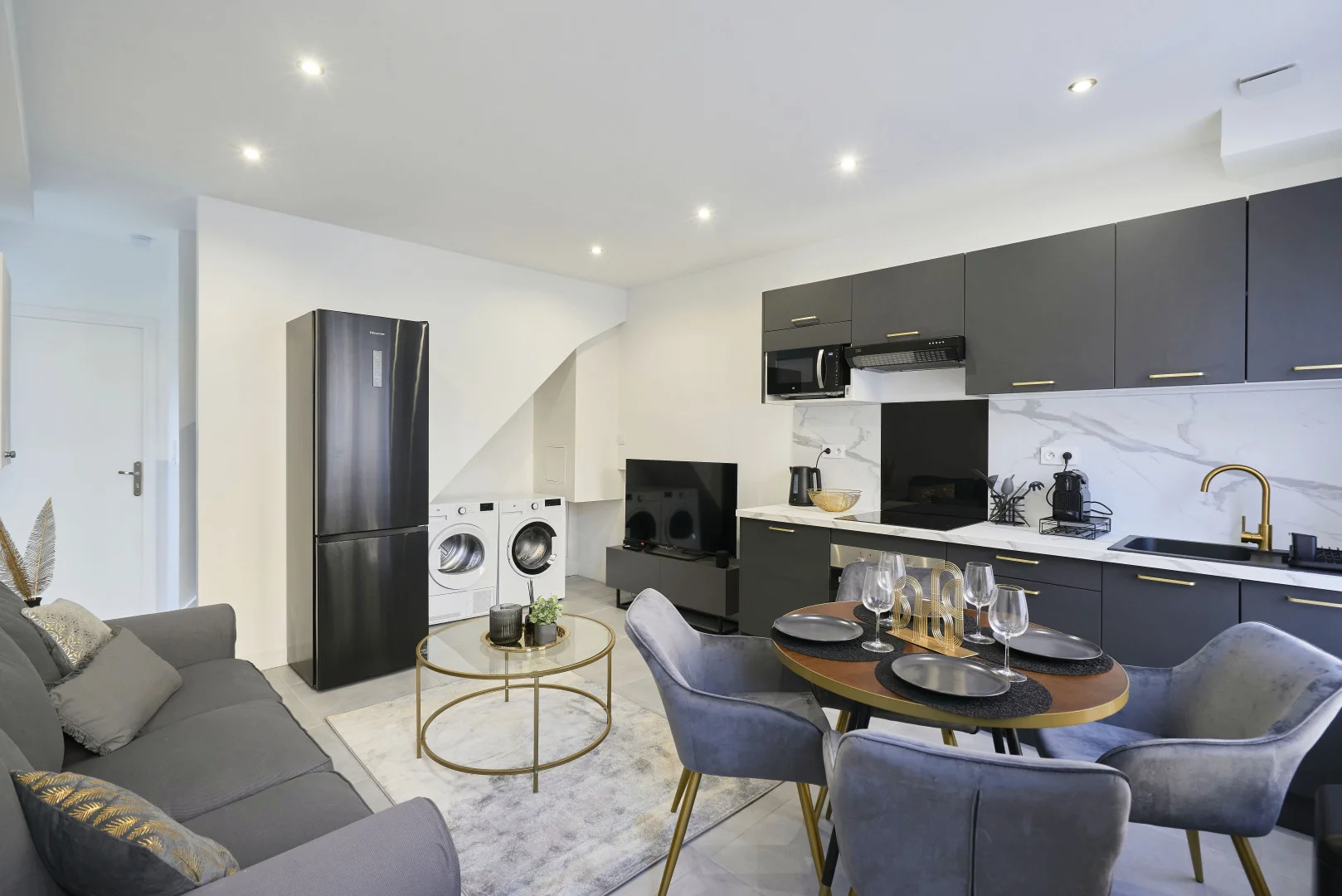 Economical student room with convenient location in 