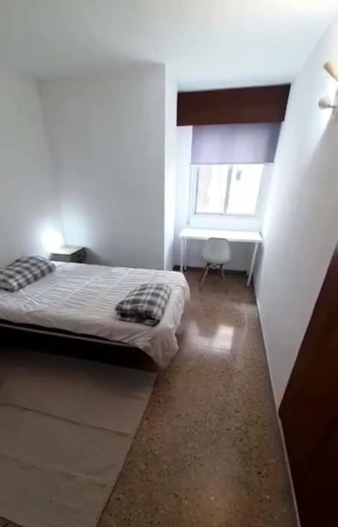 Studentenfreundliches Zimmer in mit modernen Annehmlichkeiten