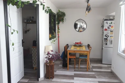 Apartamento inteiro em Rue Franciade, imagem 4 de 10