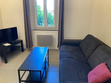 Renting rooms by the month in Toulon