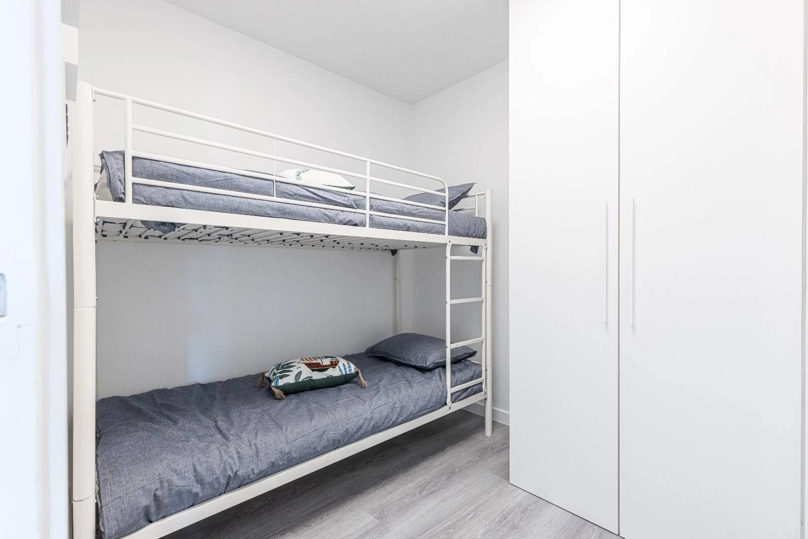 Quarto de estudante económico perto do campus em 