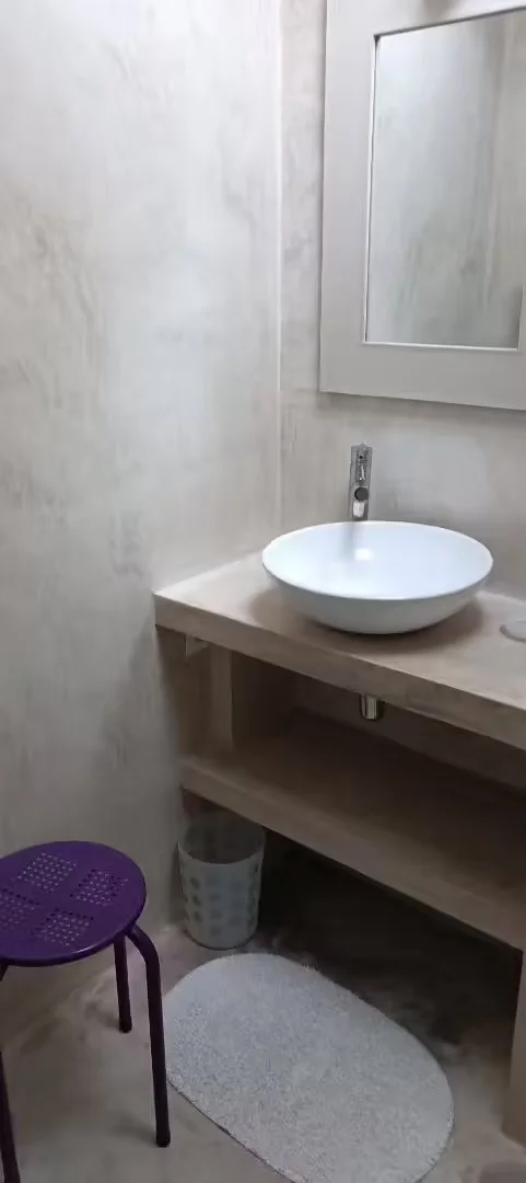 Habitación estudiantil amplia y cómoda en 