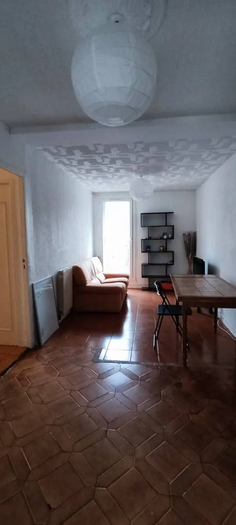 Quarto para alugar em apartamento de estudantes em , totalmente mobilado