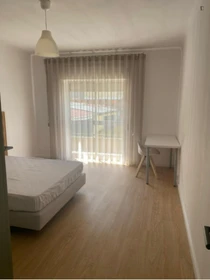 Room for rent with double bed Leiria