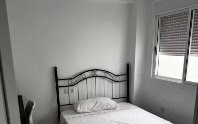Quarto para alugar ao mês em {area}