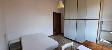 Alquiler de habitación en piso compartido en Piacenza