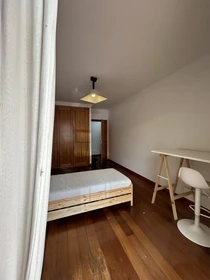 Quarto para alugar ao mês em Madeira