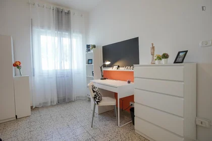 Chambre privée à Via Colli Aminei, image 5 de 18