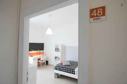 Chambre privée à Via Colli Aminei, image 1 de 10