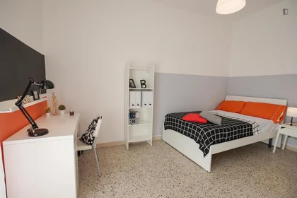 Chambre privée à Via Colli Aminei, image 4 de 18