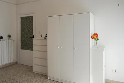 Chambre privée à Via Colli Aminei, image 5 de 18
