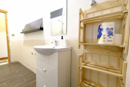 Quarto privado em Via Torino, imagem 26 de 28