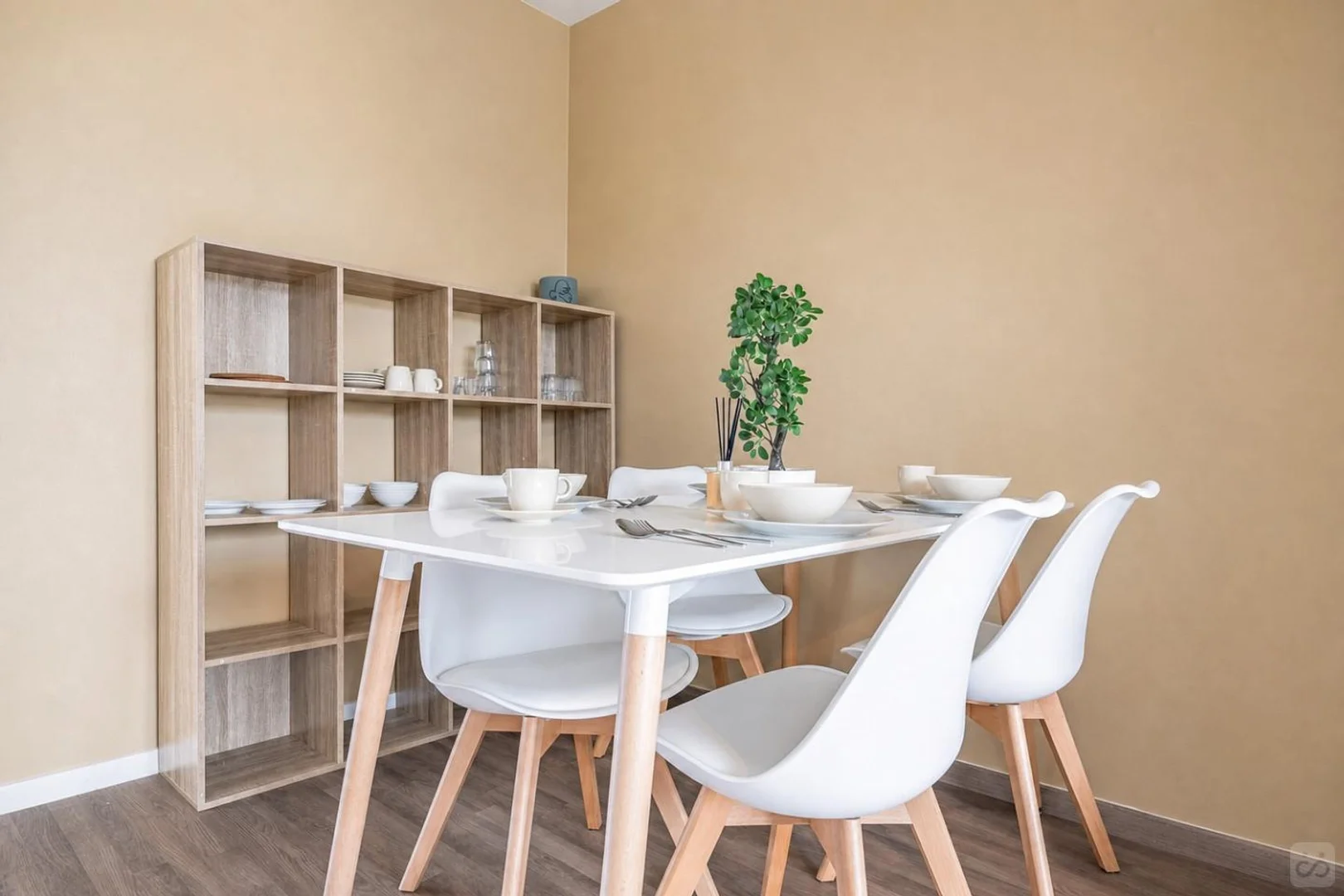 Room for rent in student apartment in , fully furnished