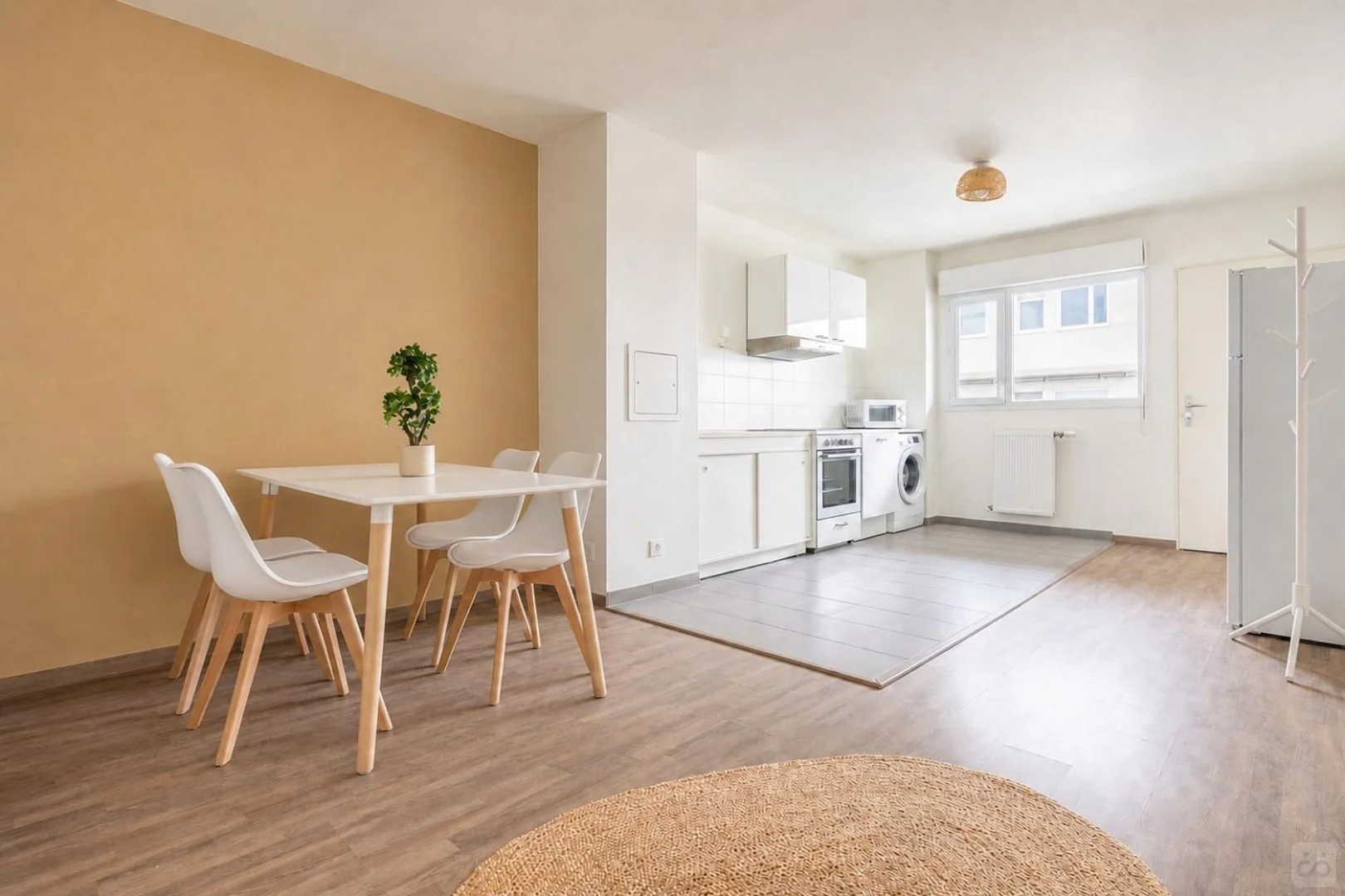 Bright and airy student room with easy university access in