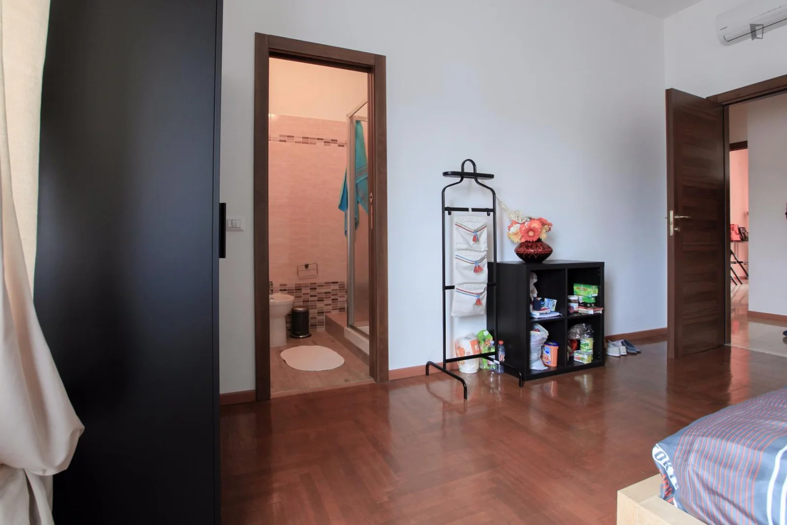 Camera per studenti in  con area studio e servizi in comune
