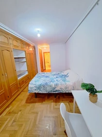 Chambre privée à Calle Cruz, image 2 de 7