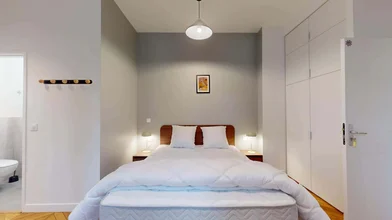 Stanza privata con letto matrimoniale {area}