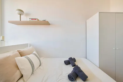 Habitación privada en R. Latino Coelho 1, 1050-250 Lisboa, Portugal, imagen 1 de 20