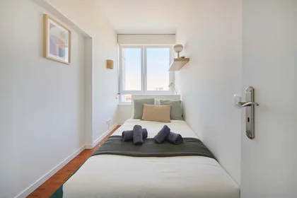 Habitación privada en R. Latino Coelho 1, 1050-250 Lisboa, Portugal, imagen 1 de 20