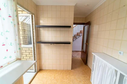Habitación privada en C. Alhambra, 41005 Sevilla, Spain, imagen 5 de 18
