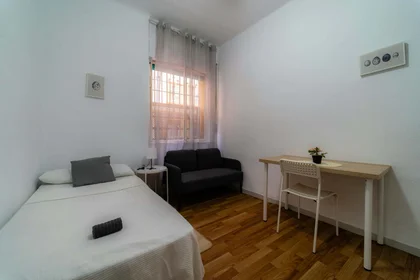 Özel oda konumu C. Palacio Valdés, 41005 Sevilla, Spain, 5 16 görüntüsü