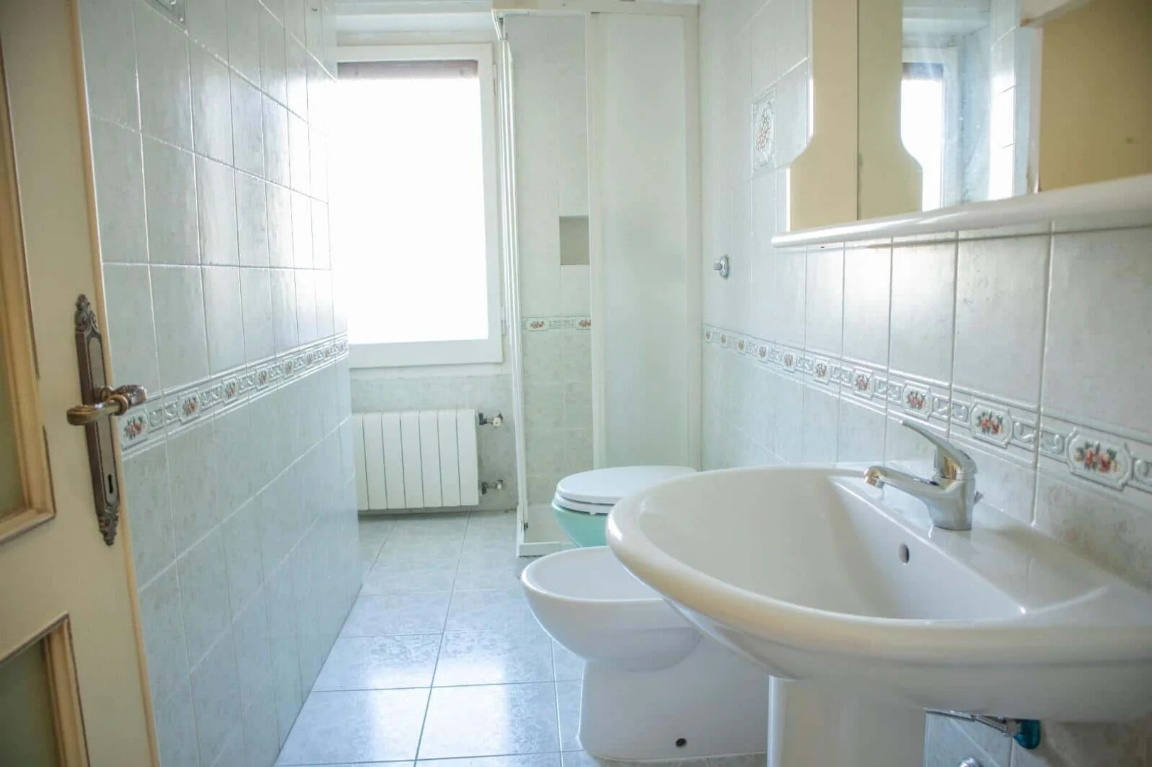 Student-friendly room in  with modern amenities