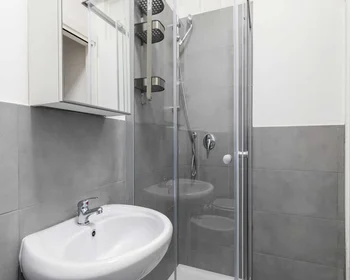 Chambre privée à Viale Carlo Espinasse, image 23 de 25