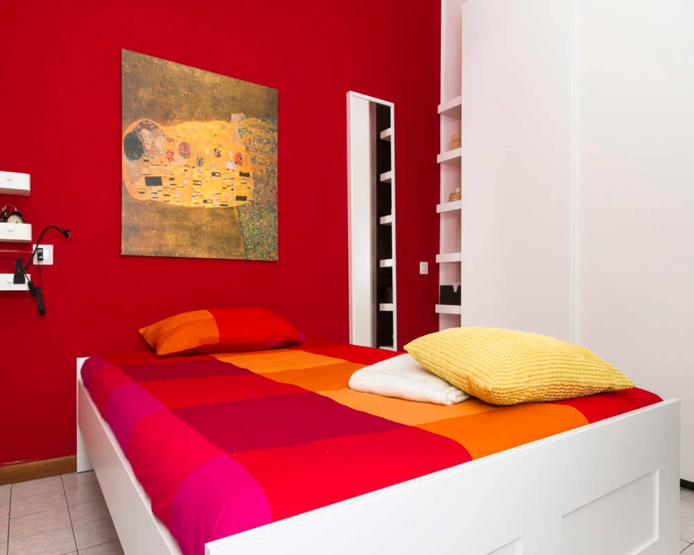 Bright and airy student room with easy university access in
