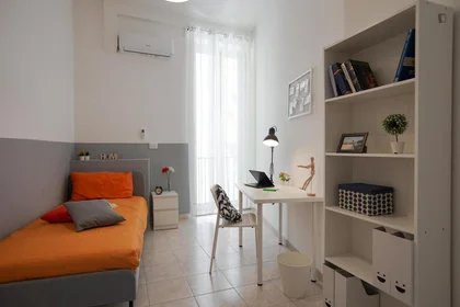 Stanza privata in Vico Noce, immagine 1 di 10