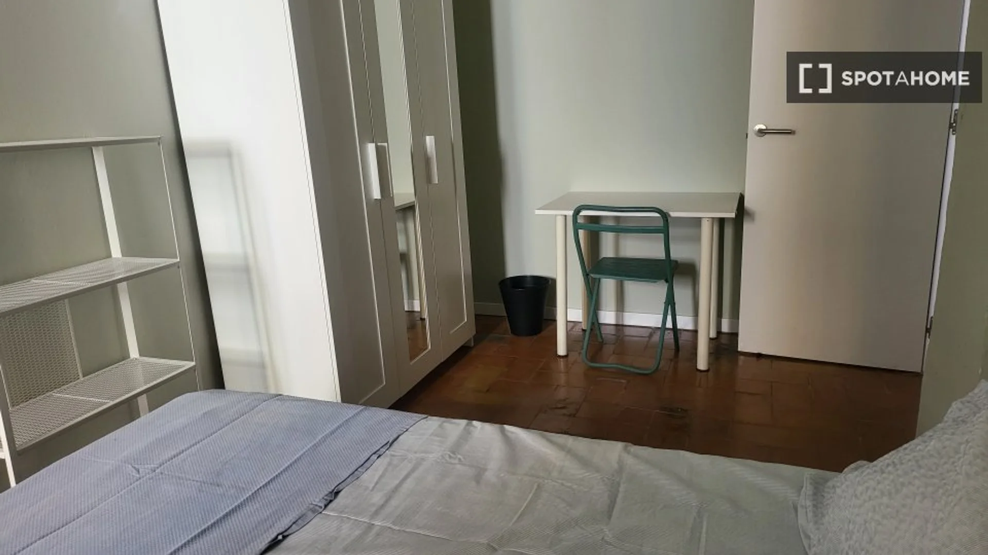 Chambre d'étudiant bon marché à proximité du campus dans 