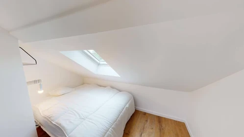 Quarto para alugar ao mês em Issy-les-moulineaux