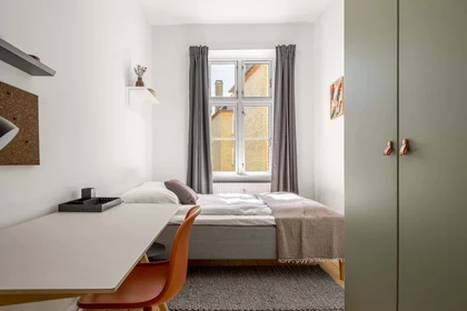 Quarto para alugar ao mês em København