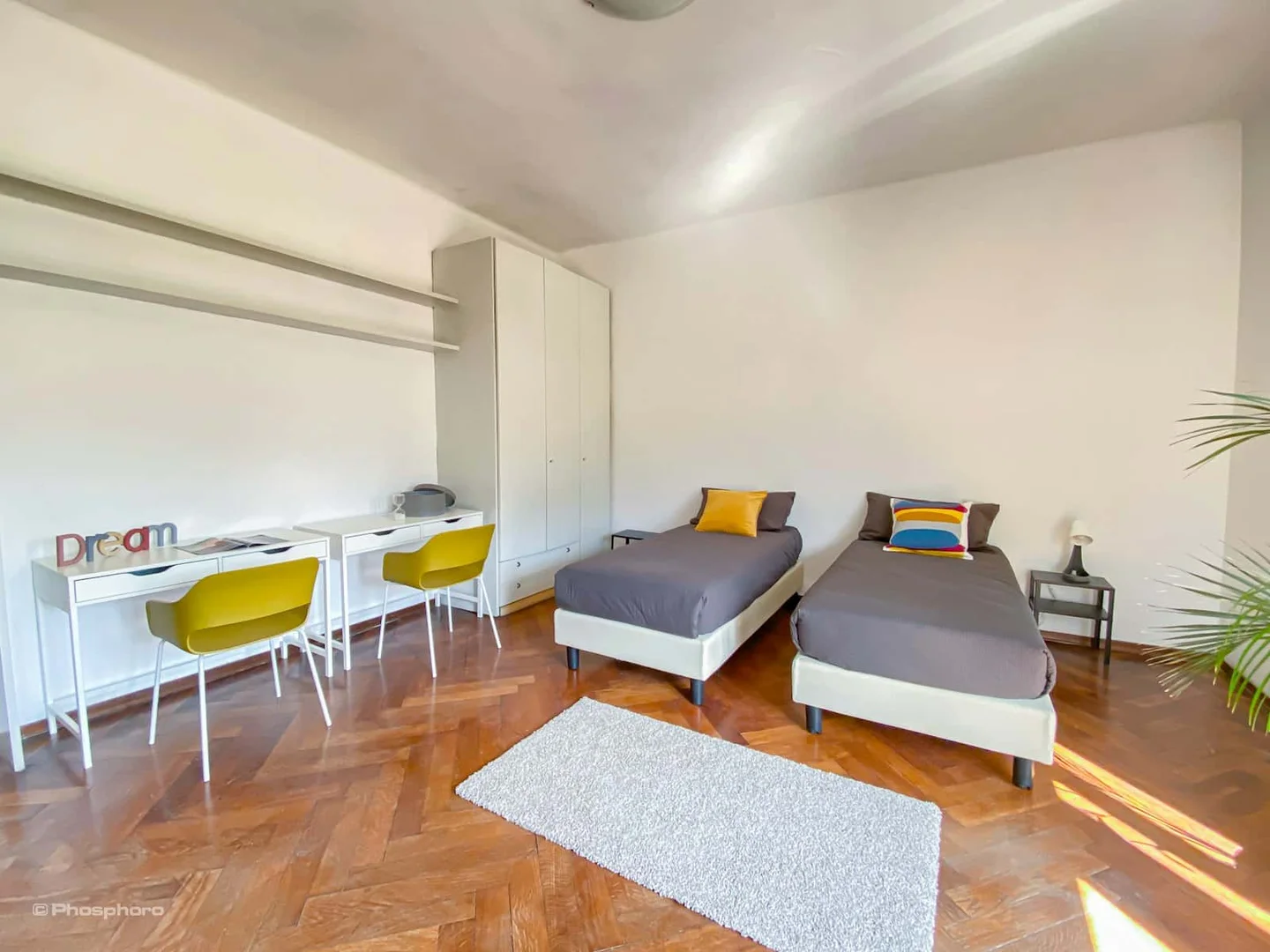 Student-friendly room in  with modern amenities