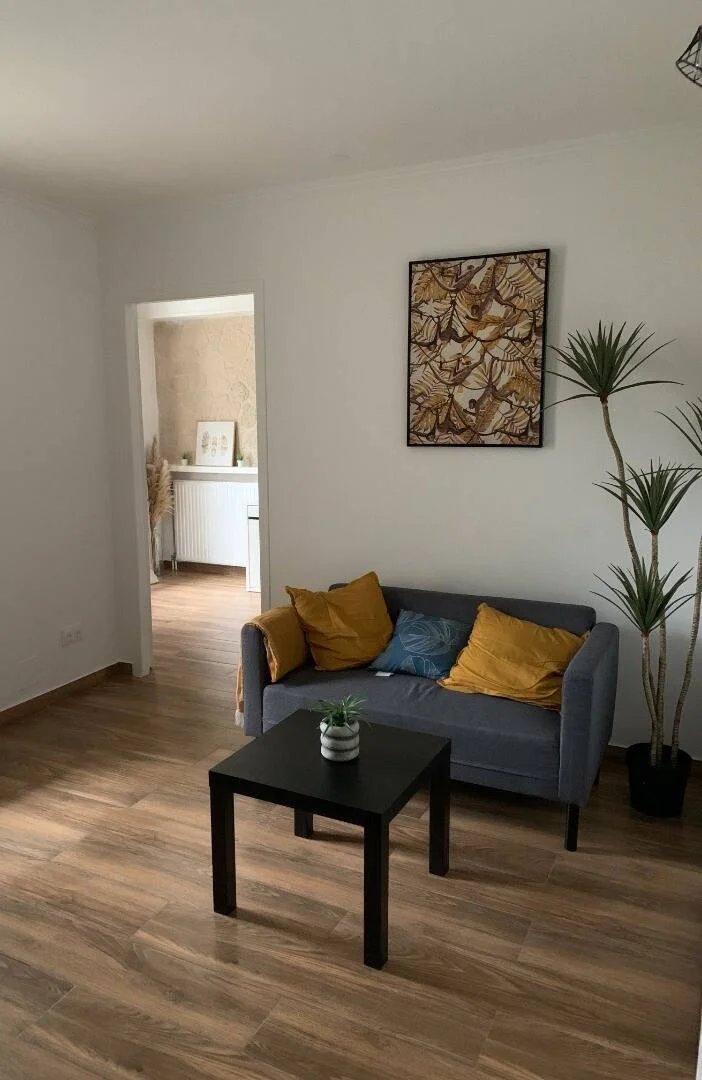 Quarto de estudante em  com área de estudo e instalações partilhadas