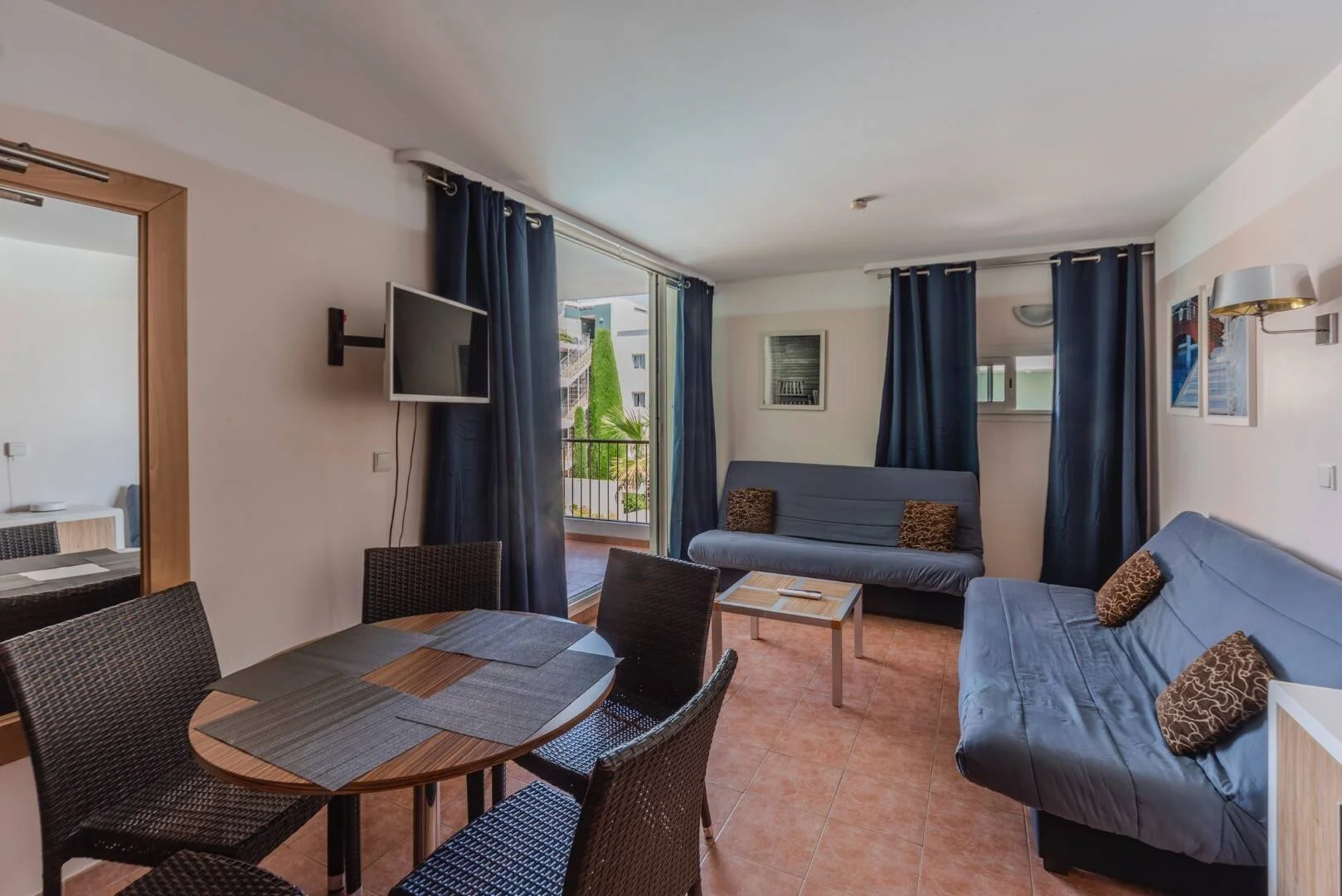 Economical student room with convenient location in 