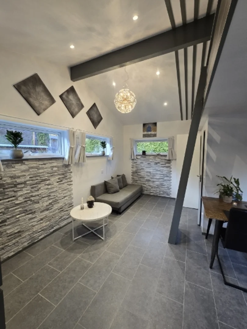 Affordable room for students with ample lighting in 
