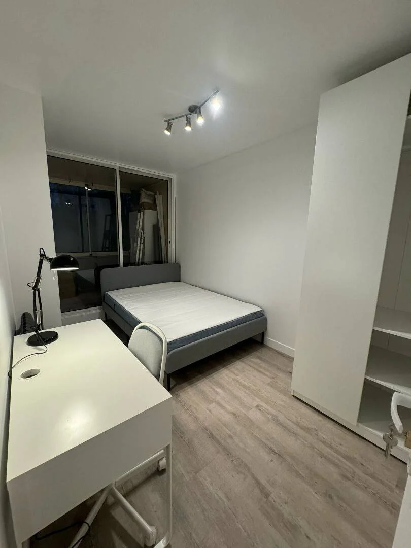 Quarto de estudante económico perto do campus em 