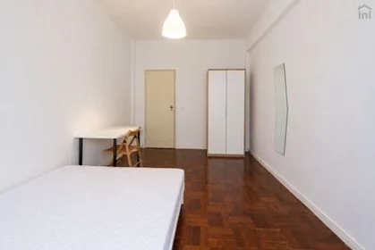 Privatzimmer in der Estrela - Travessa do Possolo, 1º esq, bild 15 von 19