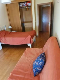 Private room at Oriente - Av. Berlim, image 14 of 18