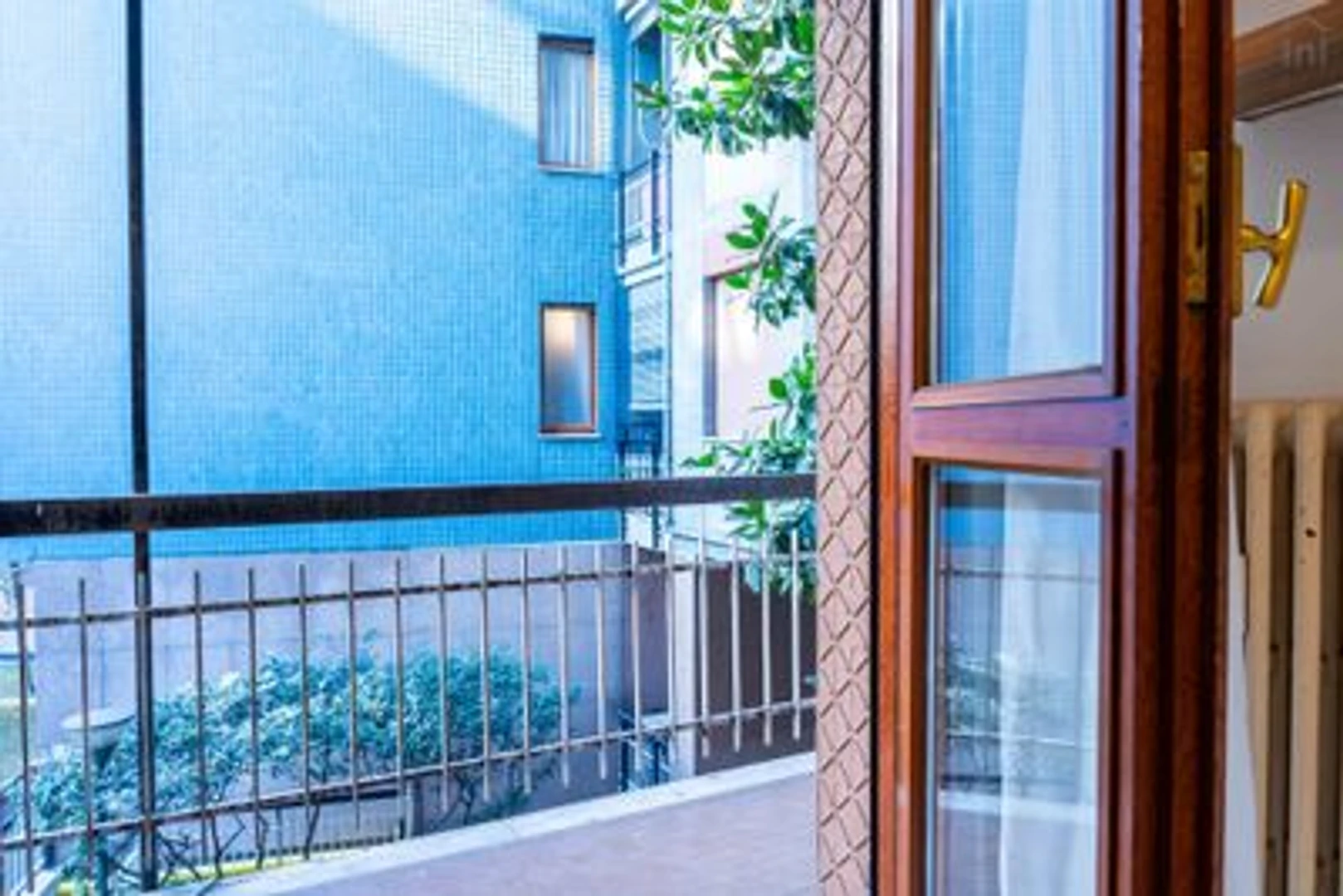 Quarto de estudante económico com localização conveniente em 