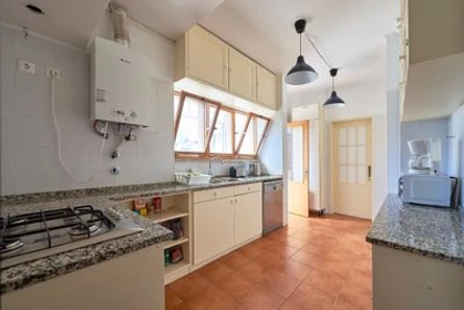 Quarto para alugar num apartamento partilhado em Lisboa