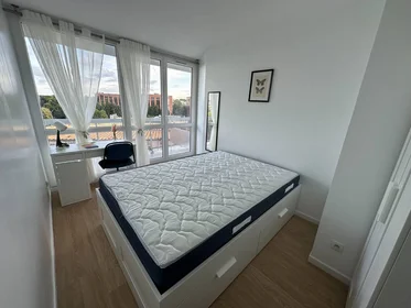 Private room at Noisy-le-grand, 93160, image 7 of 16