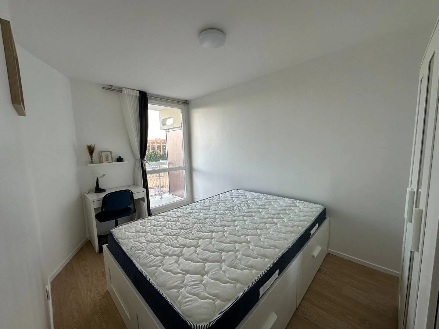 Habitación estudiantil económica con ubicación conveniente en 