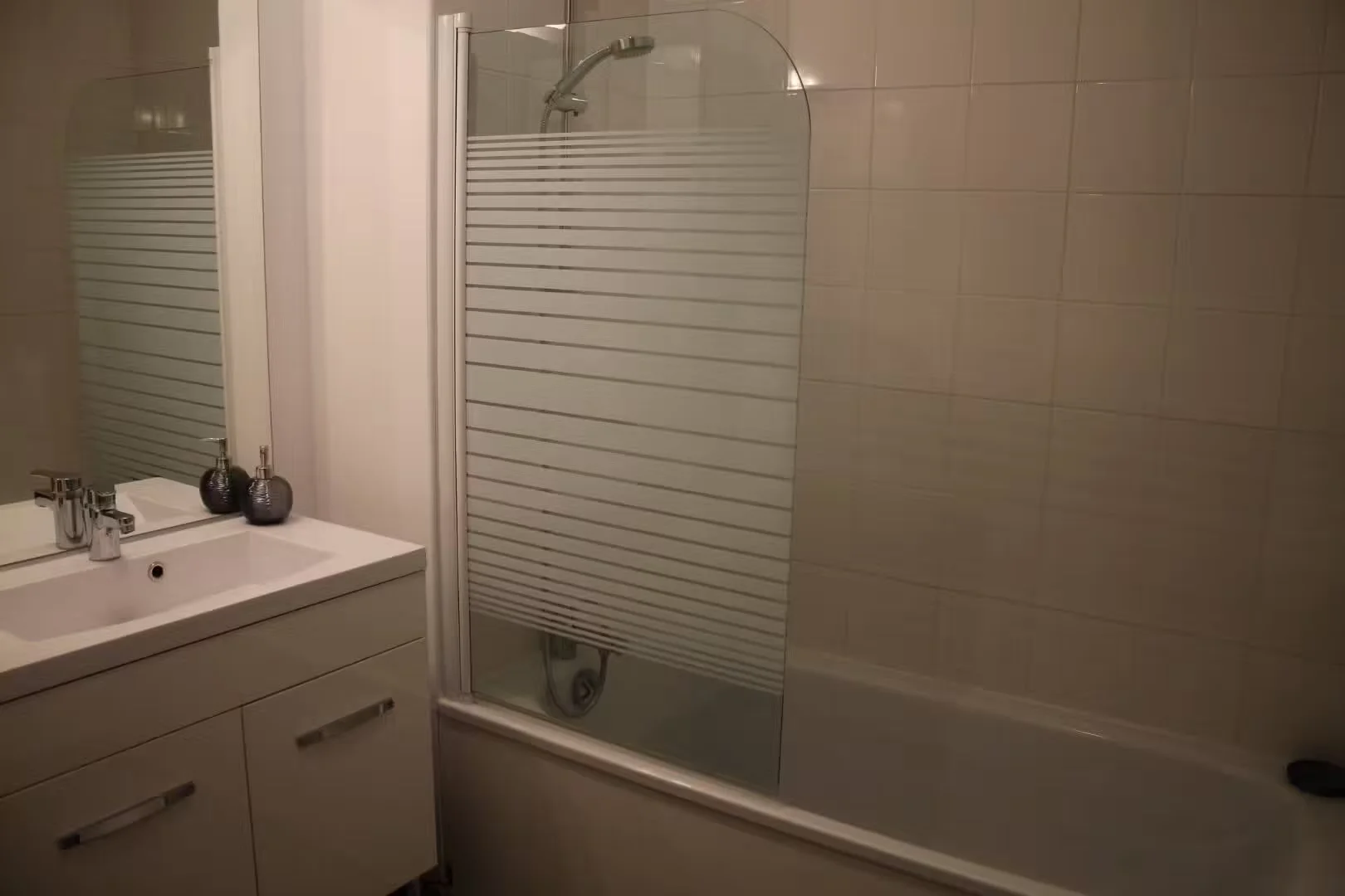 Chambre d'étudiant économique avec emplacement pratique dans 
