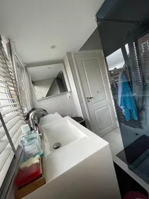 Dairenin tamamı konumu Rozenlaan, Hillegersberg-Schiebroek, 6 10 görüntüsü